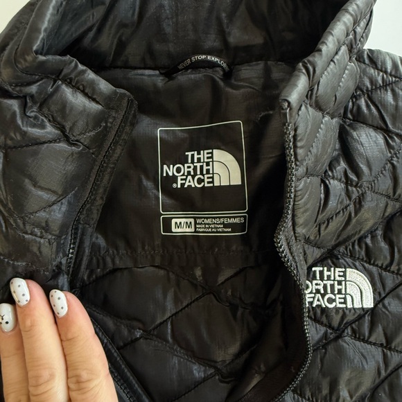 North face vest - Picture 3 of 4